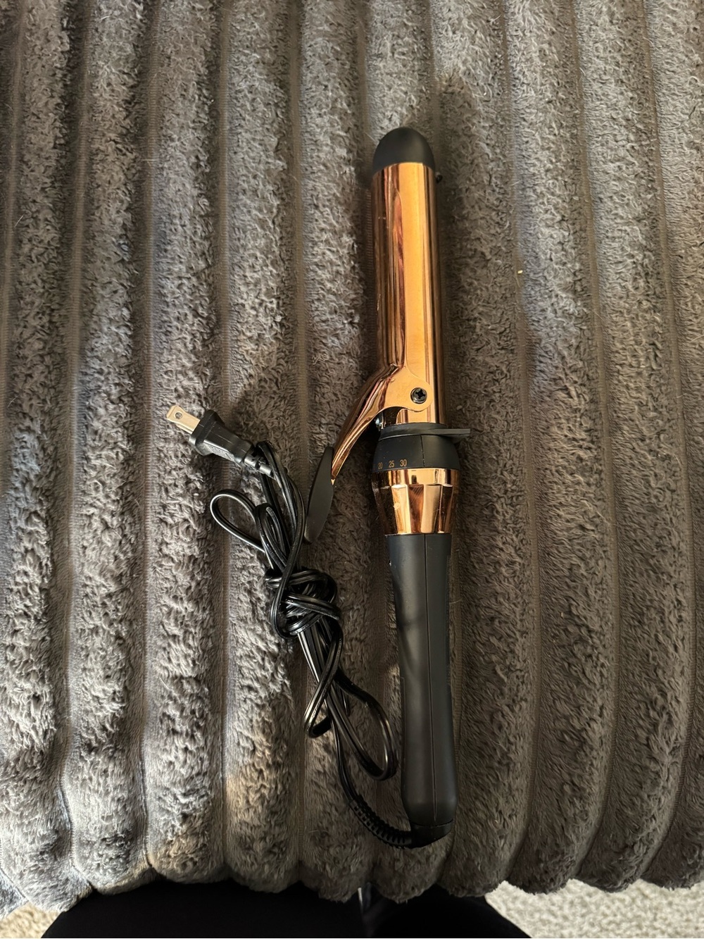 Gold Barrel Curling Iron for Women - Professional Heat Styling